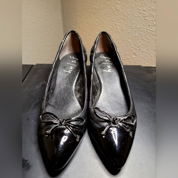 Flats - Picture 1 of 3